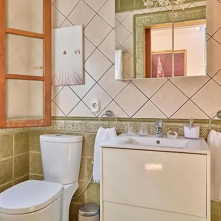 Pearl Of Windsor Park *