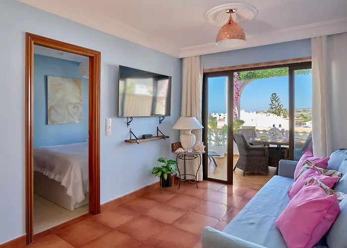 Pearl Of Windsor Park *